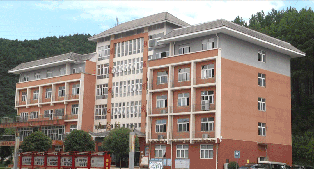 熱心公益，向善發展｜東鵬踐行企業責任，助力黃平縣校園建設