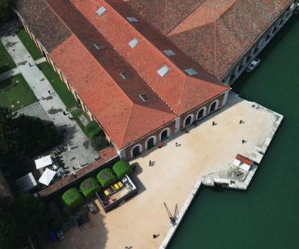 第60屆威尼斯雙年展｜東鵬再次登上國際舞臺(tái)，以永續(xù)之材頌揚(yáng)東方藝術(shù)