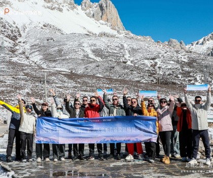 新明珠巖板回歸自然， 以《造物》之名，演繹向山而行
